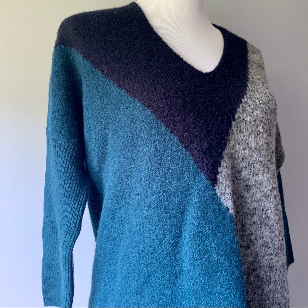 LOFT Geometric 3/4 Sleeve Sweater